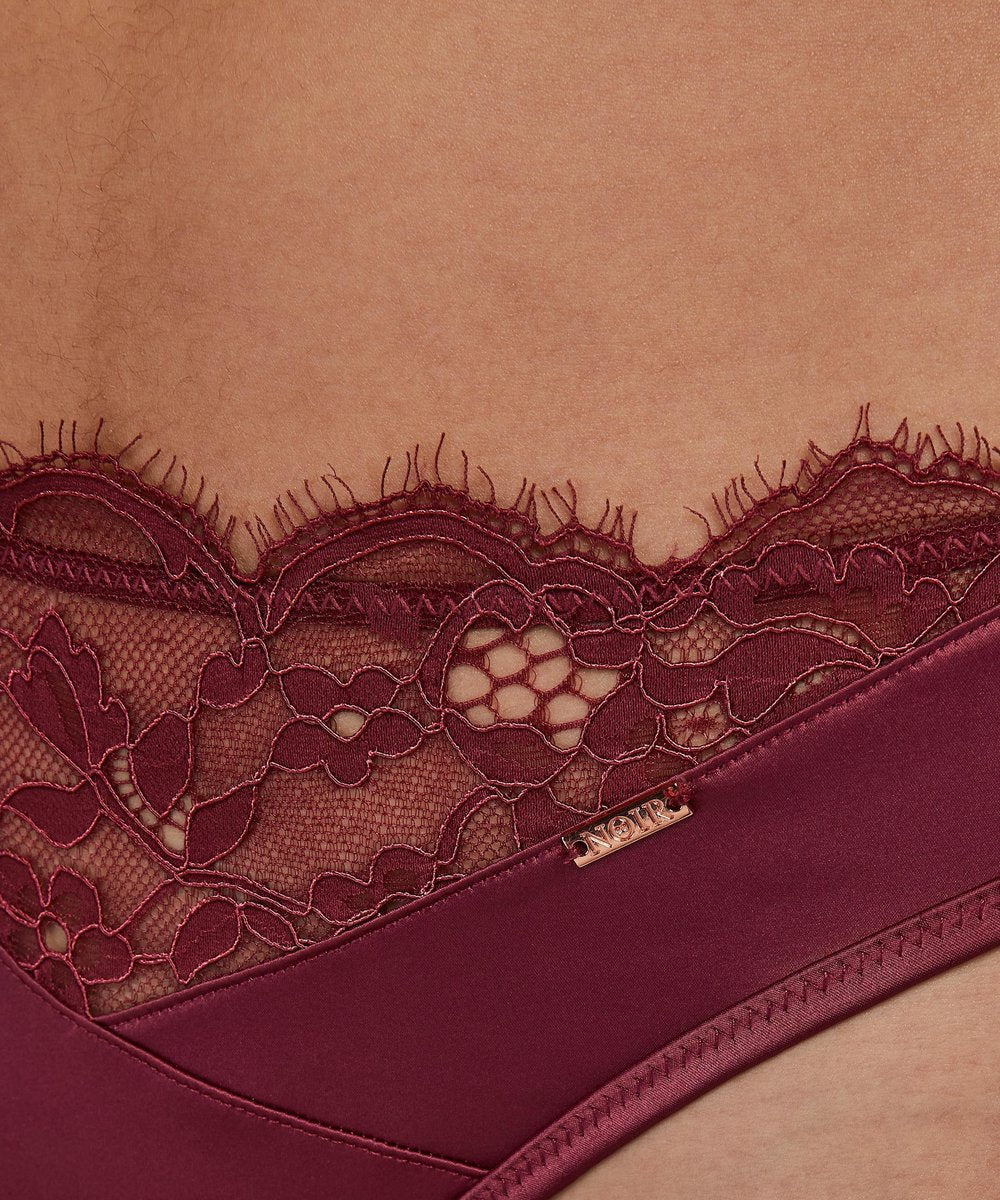 Hunkemöller NOIR Dames String Poppy - maat M
