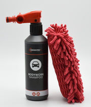 SwissTec Auto shampoo 500 ml met handige Gardena tuinslang koppeling en washmitt