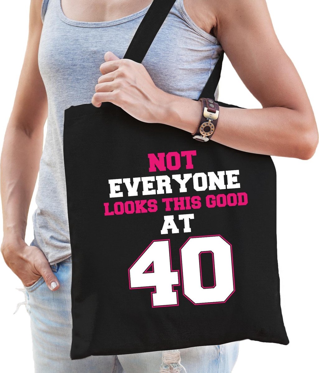 Not everyone looks this good at 40 cadeau tasje zwart voor dames - 40 jaar verjaardag kado tasje