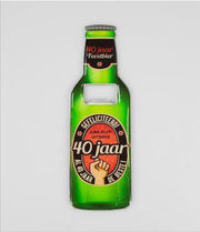 Bieropener -Magnetisch - 40 jaar - In cadeauverpakking met gekleurd lint
