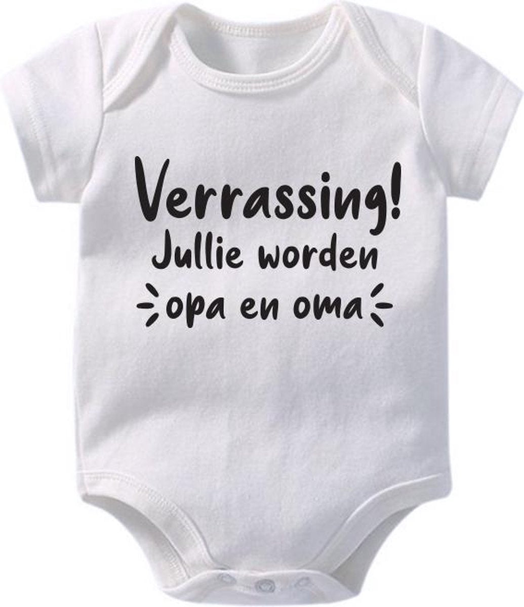 Hospitrix Baby Rompertje met Tekst Verrassing! Jullie worden opa en oma | 0-3 maanden |  Korte Mouw | Cadeau voor Zwangerschap