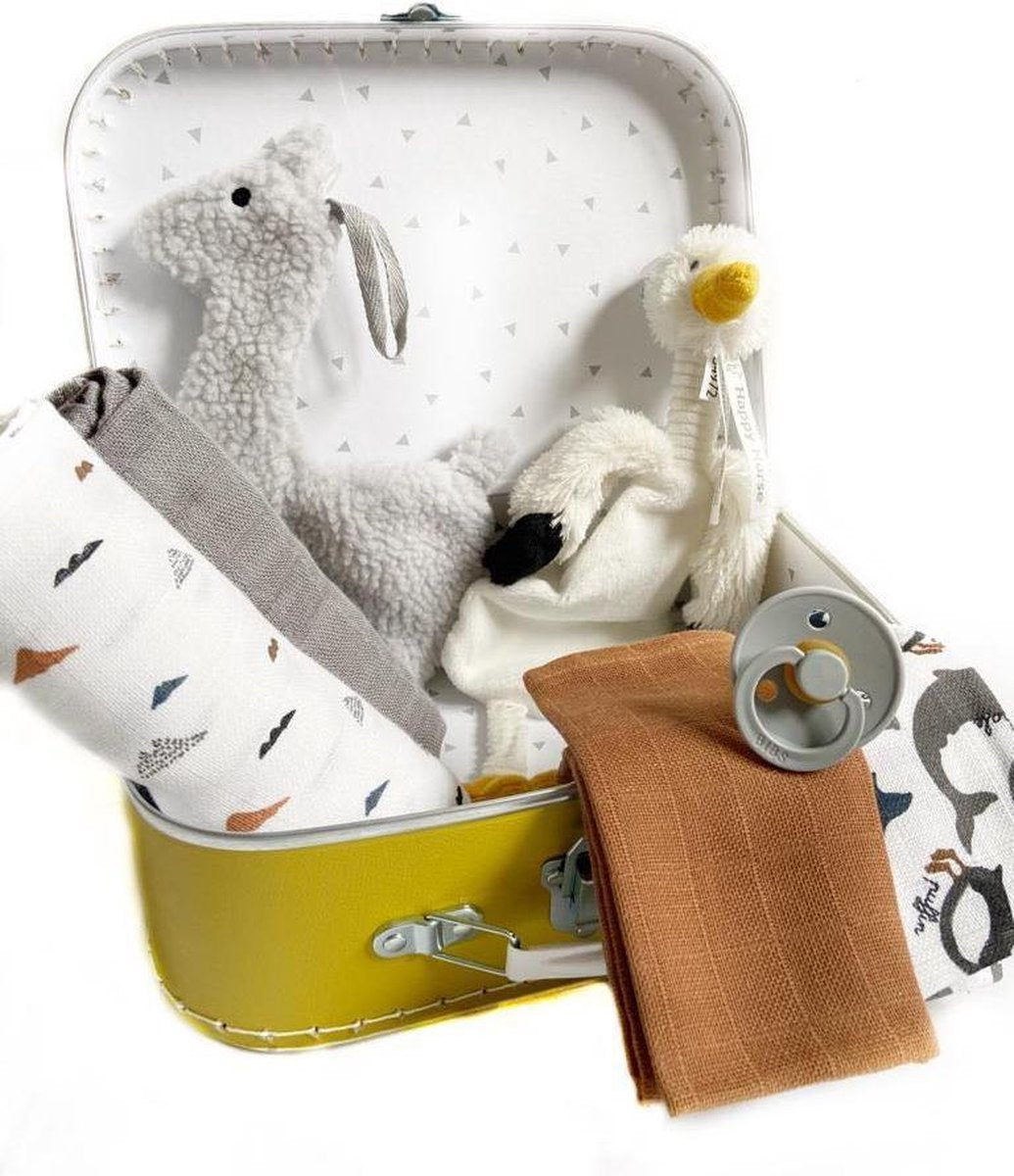 Geboortekoffer | kraamcadeau | Jollein | BIBS | Trixie | Anais | Happy Horse | speen | geboortepakket | oker | koffer | kinderkoffer | logeerkoffer