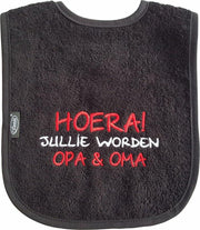 Zwarte slab met "Hoera! Jullie worden opa & oma"