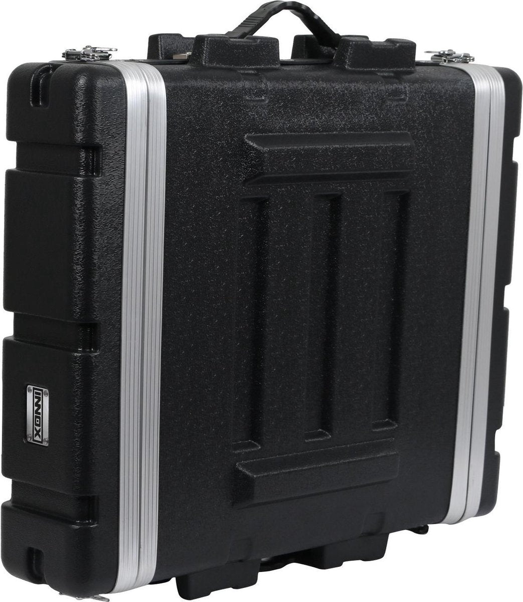 Deze 2U hoge flightcase komt van pas als je 19 inch apparatuur dieper is dan een standaardformaat