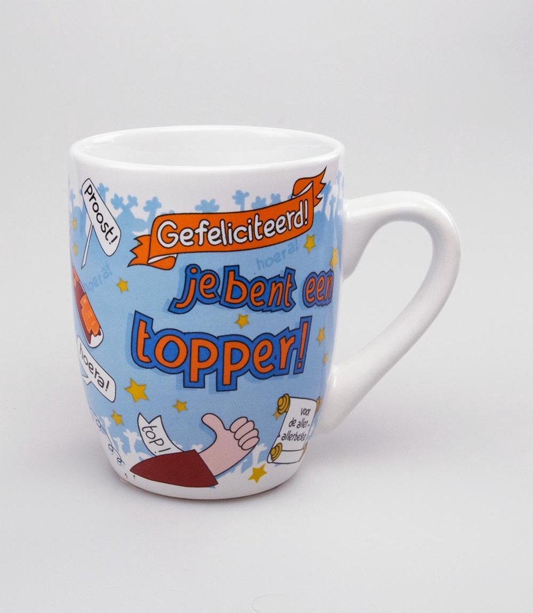 Geslaagd - Cartoon Mok - Gefeliciteerd - Je bent een topper - You did it! - Gevuld met een luxe cocktailmix - In cadeauverpakking met gekleurd krullint