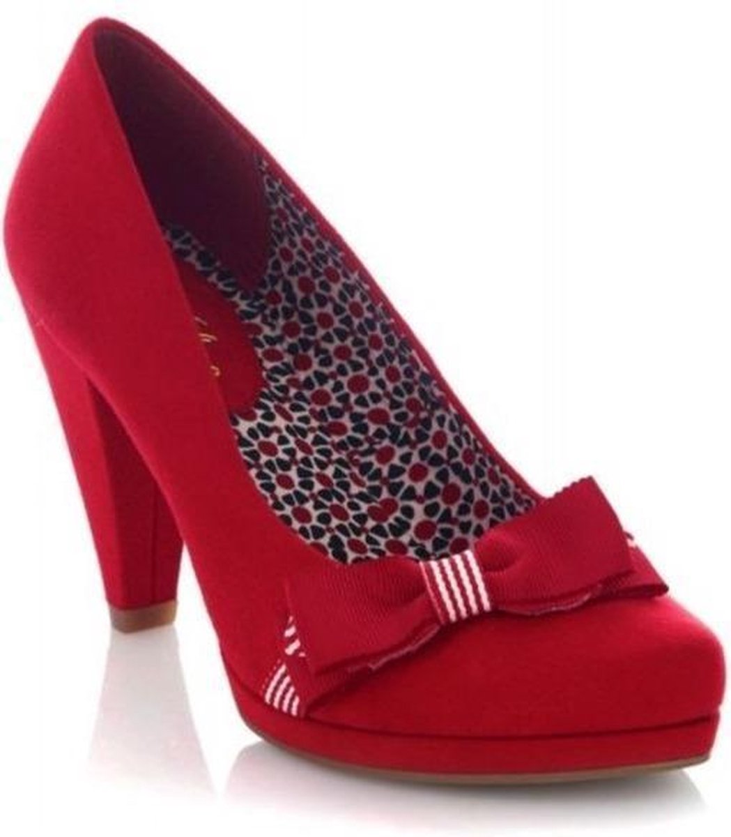 Susanna Red in Swing Vintage Jaren 50 Stijl