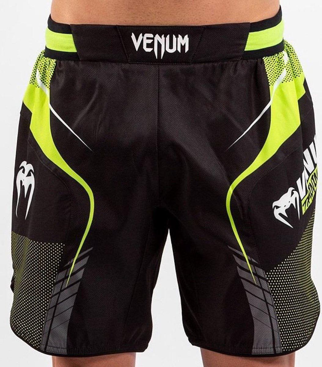 Venum Training Camp 3.0 Fight Shorts Zwart Geel M - Jeansmaat 33