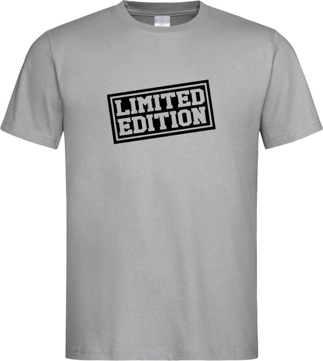Grijs T shirt met " Limited Edition " print size L
