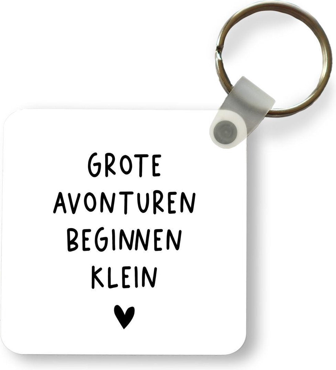 Sleutelhanger - Nederlandse Quote: 'Grote avonturen beginnen' op witte achtergrond - Plastic
