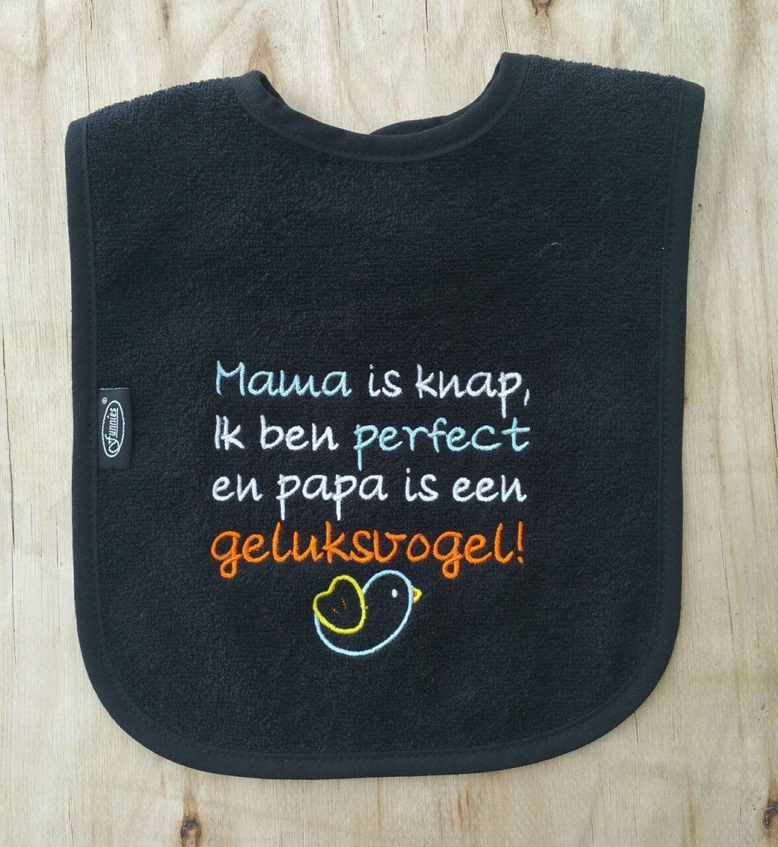 Zwarte slab met "Mama is knap