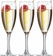 18x Stuks champagneglazen van glas 150 ml  - Glazen op voet voor Champagne/bubbels of Cava