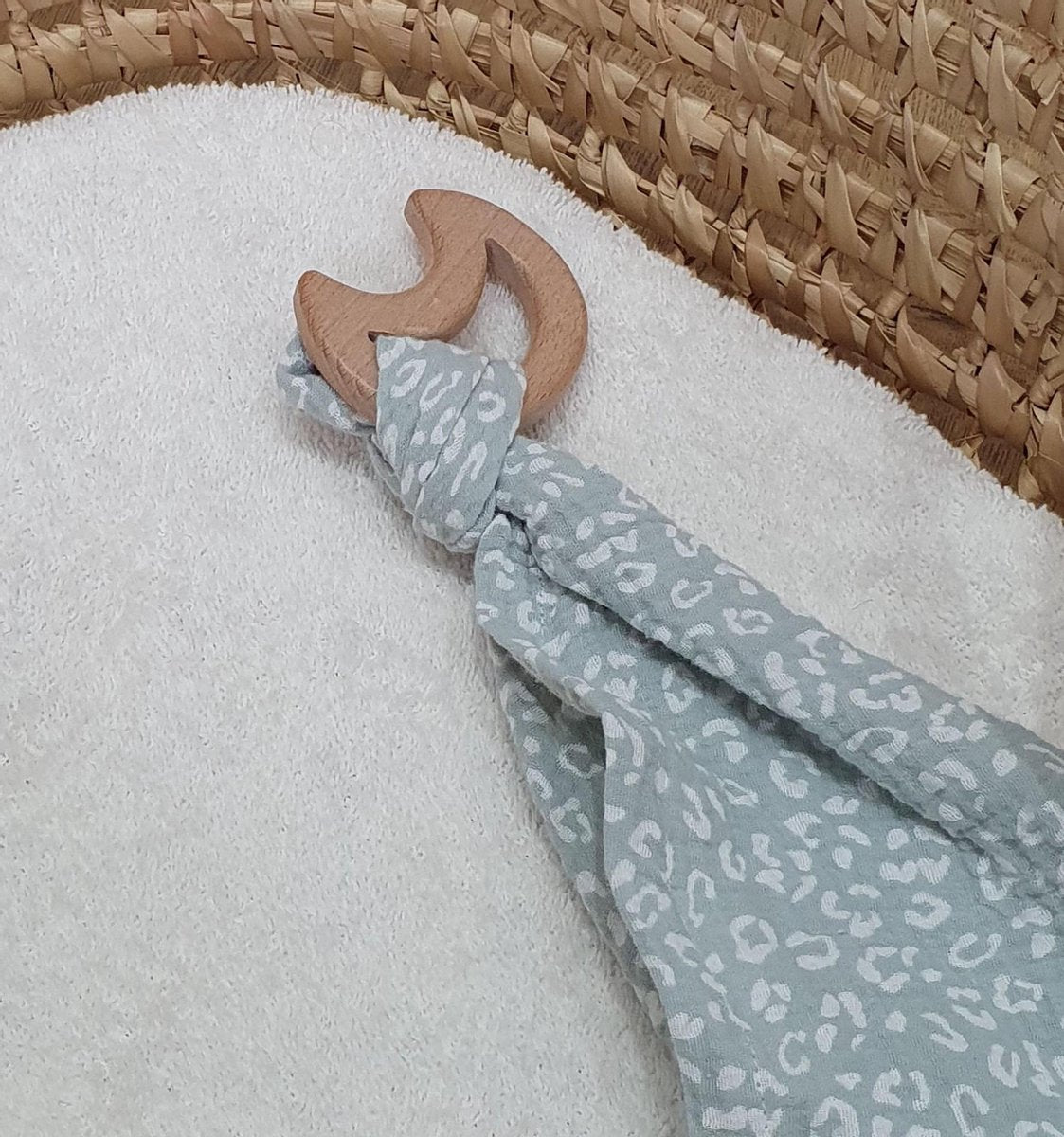 RiFresh | hydrofiele knuffeldoekje | mint - panter | met houten bijtfiguurtje