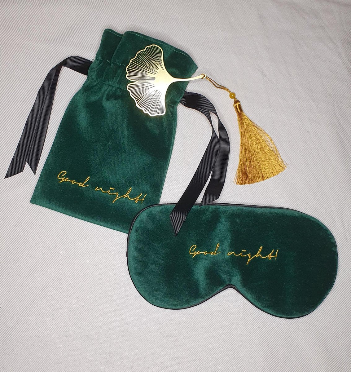 Slaapmasker Zijde Zacht Groen Met Luxe Opbergtasje - Nachtmasker - Verstelbaar - Oogmasker - Slapen / Slaap - Yoga - Meditatie
