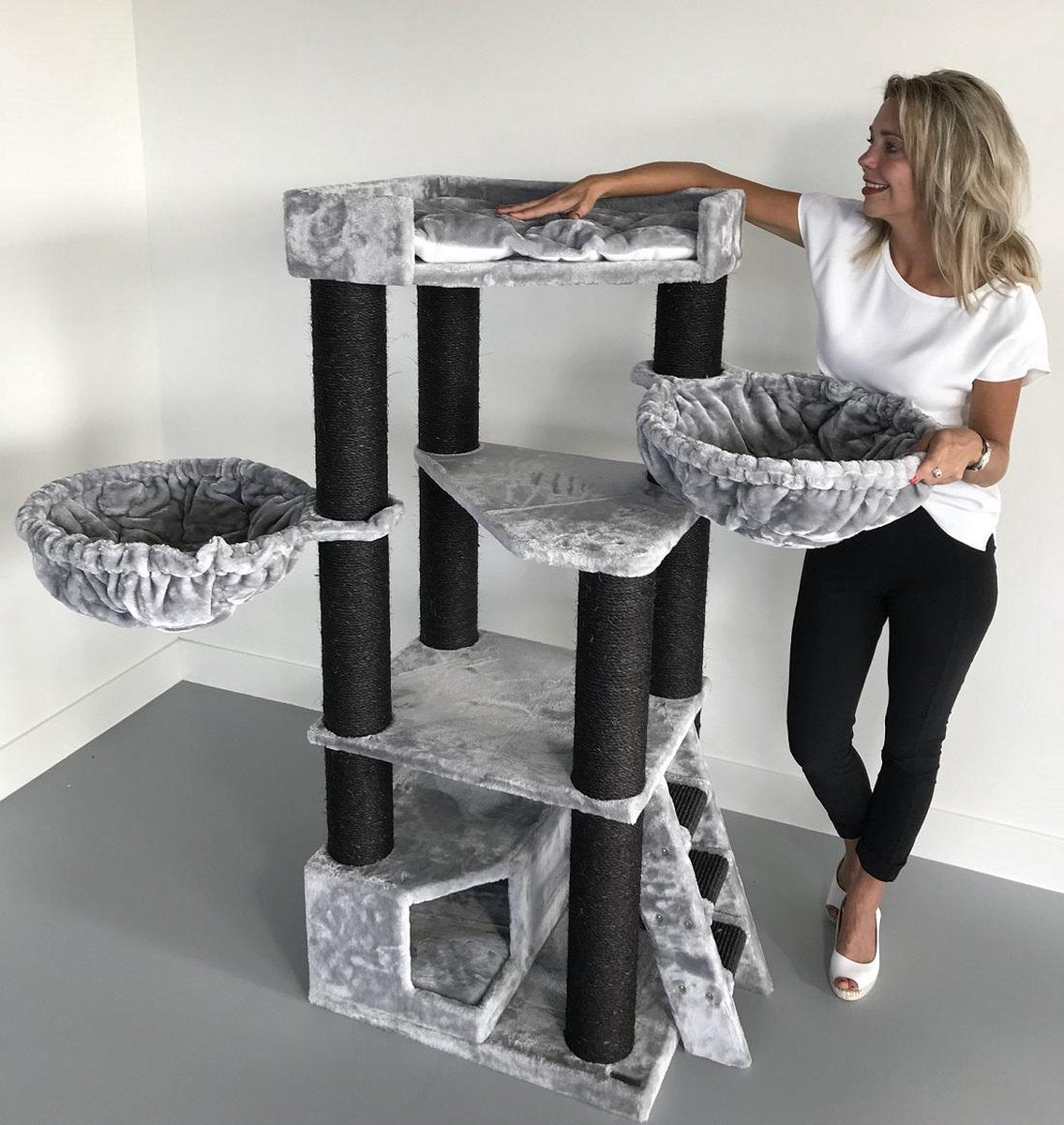 Krabpaal Corner Coon Blackline Light Grey voor grote katten