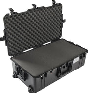 Peli 1615 Air Black lichtste waterdichte camera koffer met foam en wieltjes