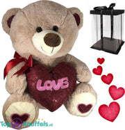 Teddybeer met hart ‘Love’ (Lichtbruin) 40cm + Giftbox | Ik hou van jou / I Love you Knuffelbeer | Valentijnsdag cadeau | Love Teddy Beer | Cadeau | Valentijn kado vrouw man