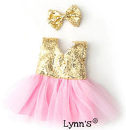 Poppenkleertjes - Geschikt voor poppen tot 43cm - Gouden glitter jurk met roze tutu en haarclipje - Ballerina outfit - Feestjurk