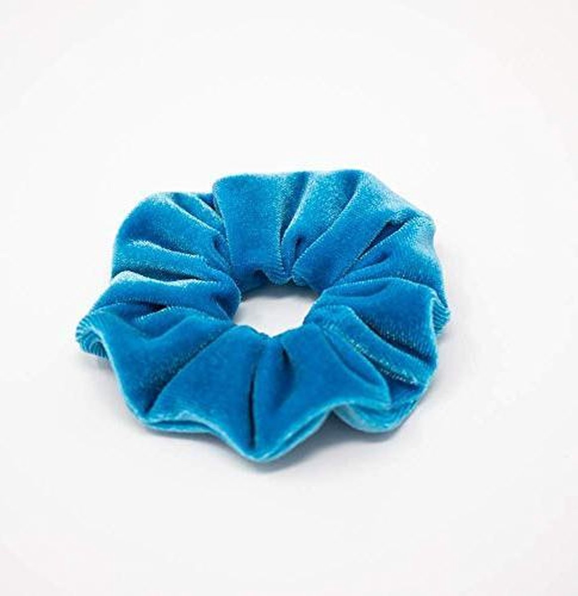IRSA Scrunchie Velvet Ocean Blue - haarwokkel - Haarelastiek - Haaraccessoire (1 stuk)
