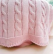 Wallaboo Babydeken Noa -gebreide wiegdeken - zacht en mooi - 100% biologisch katoen - 90 * 70 cm - Roze