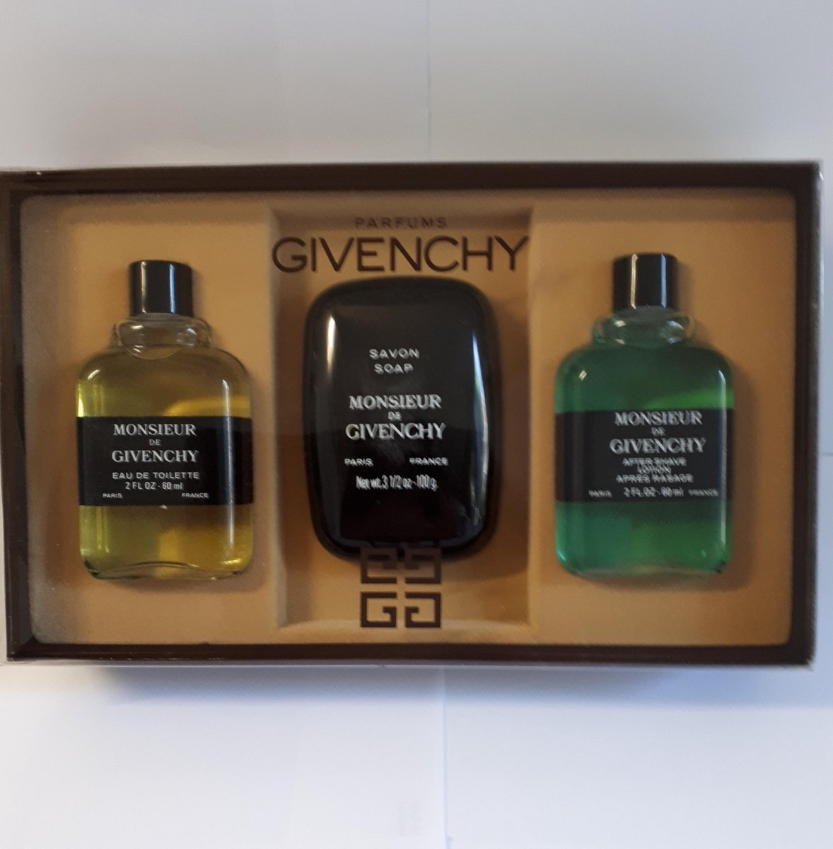 GIVENCHY 