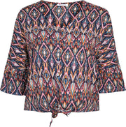 Blouse in viscose met ikatprint