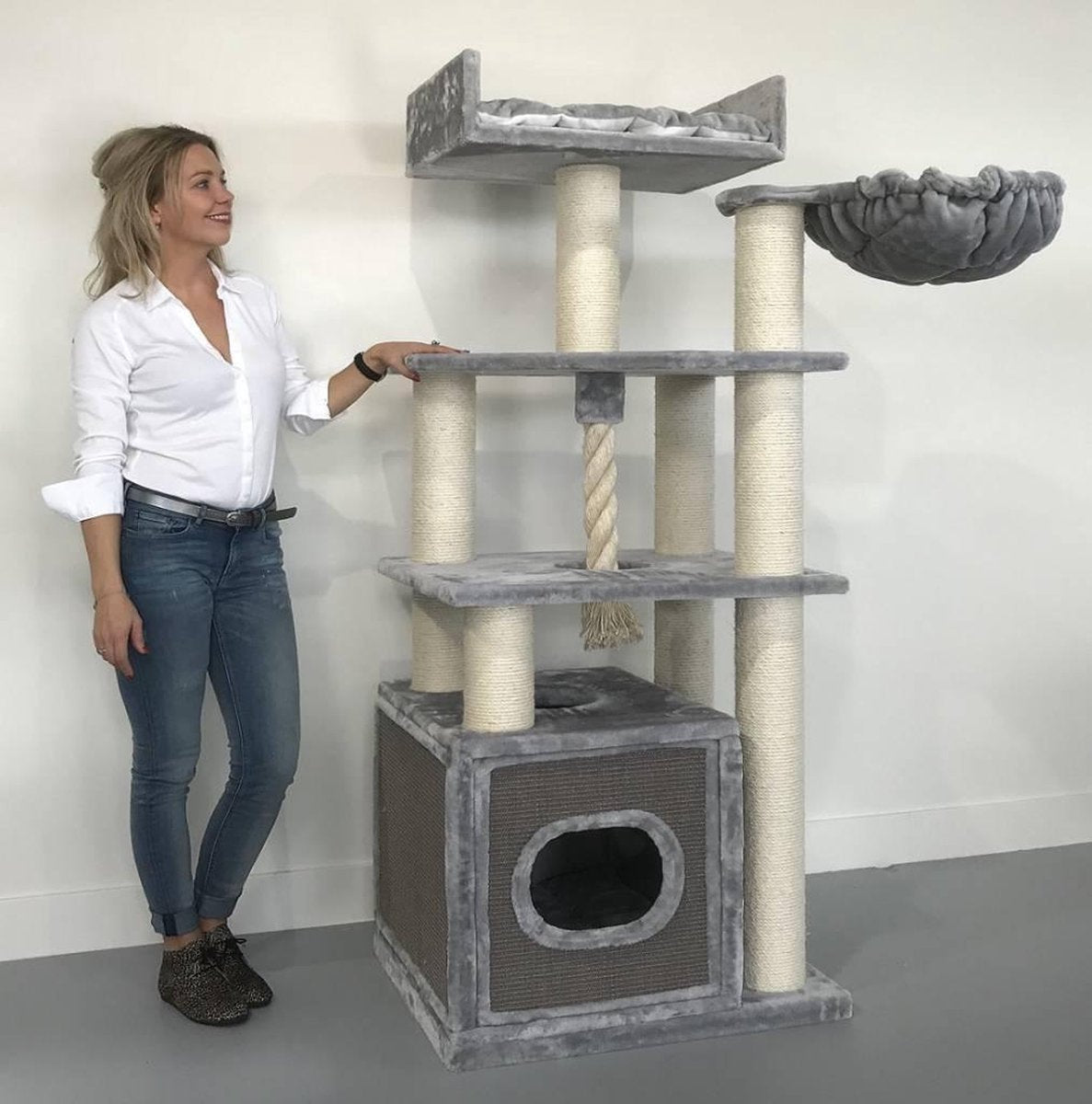 Krabpaal Cat Relax Licht grijs voor grote katten van RHRQuality
