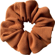 XL Scrunchie - Handmade - Oversized - Ribstof - Effen - Cognac - Diameter circa 16 cm - 80% Katoen