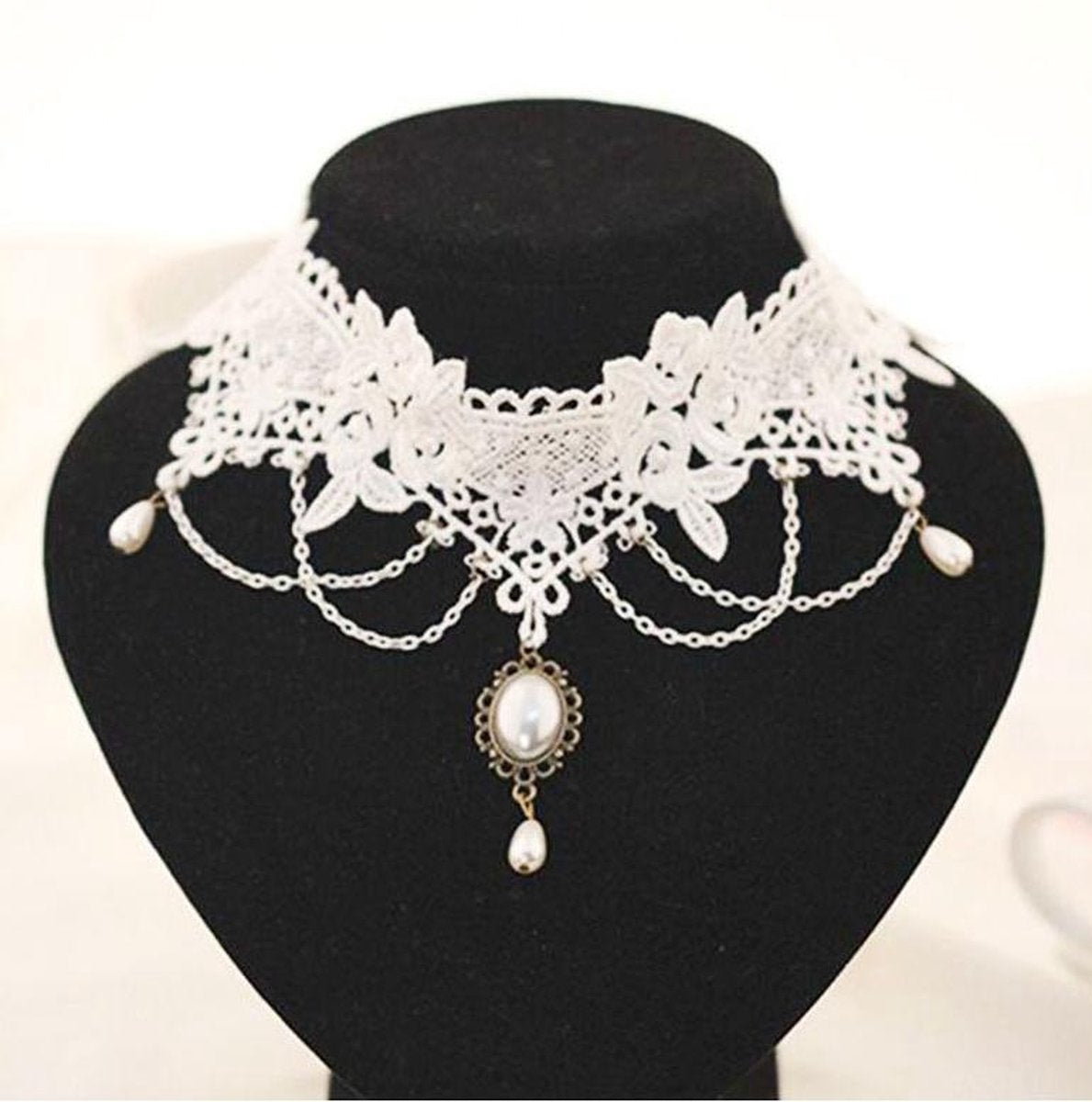 Choker wit kant en kettinkjes - collar ketting victoriaans verstelbaar - lolita sexy witte 1