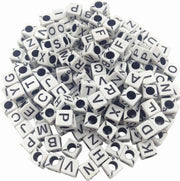 500 stuks alfabet kralen vierkant wit