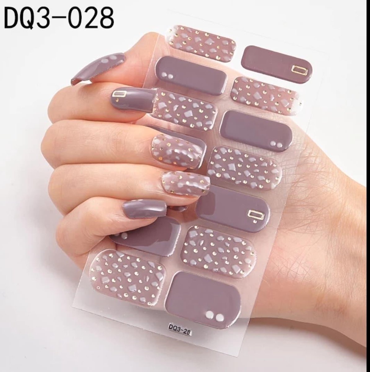 Nail art Sticker aubergine mauve bruin met goud met stippen