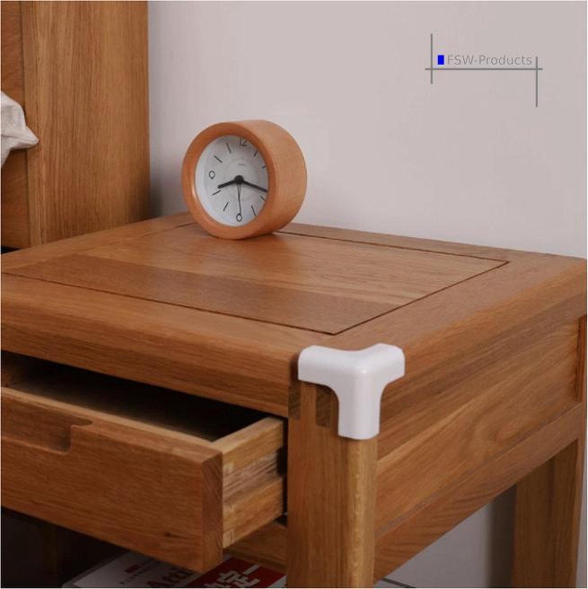 FSW-Products - 4 Stuks - Siliconen Tafel Hoekbeschermers Set - T-vorm - 3M Tape - Wit - Tafelhoek Beschermers - Beschermhoeken - Veiligheid Baby Peuter en Kind - Zelfklevende tafelhoek beschermers - Tafelhoekbescherming - Kinderbeveiliging