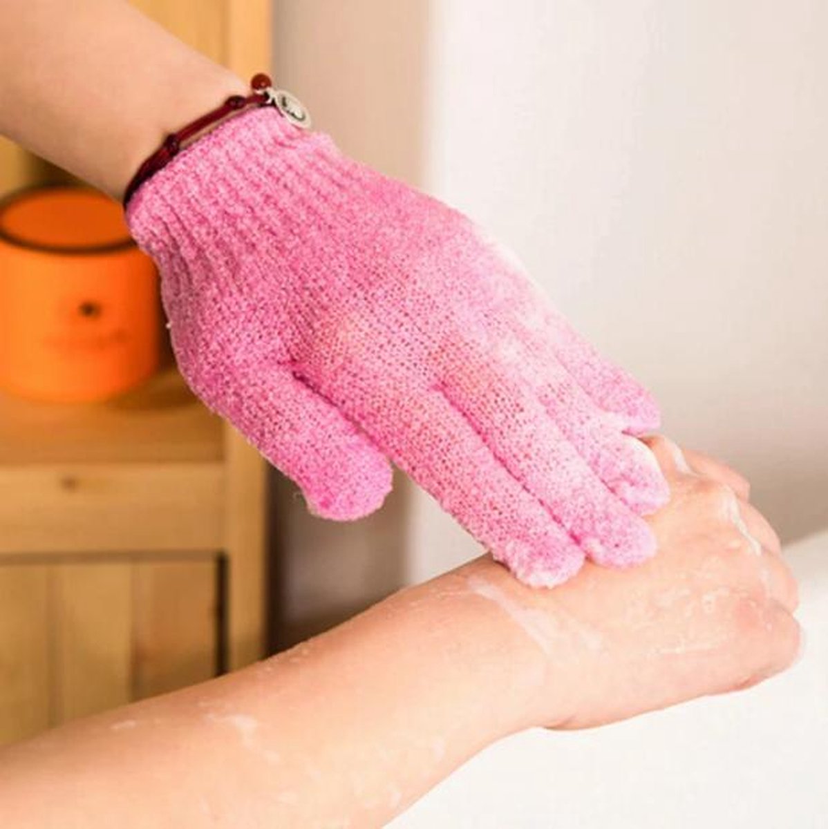 1 Stuk - Scrubhandschoen - Washandje - Scrub handschoen - Roze - Handschoen om mee te scrubben - Huidverzorging - Scrubhandschoen voor onder de douche - Douchehandschoen - Washandje met scrub -