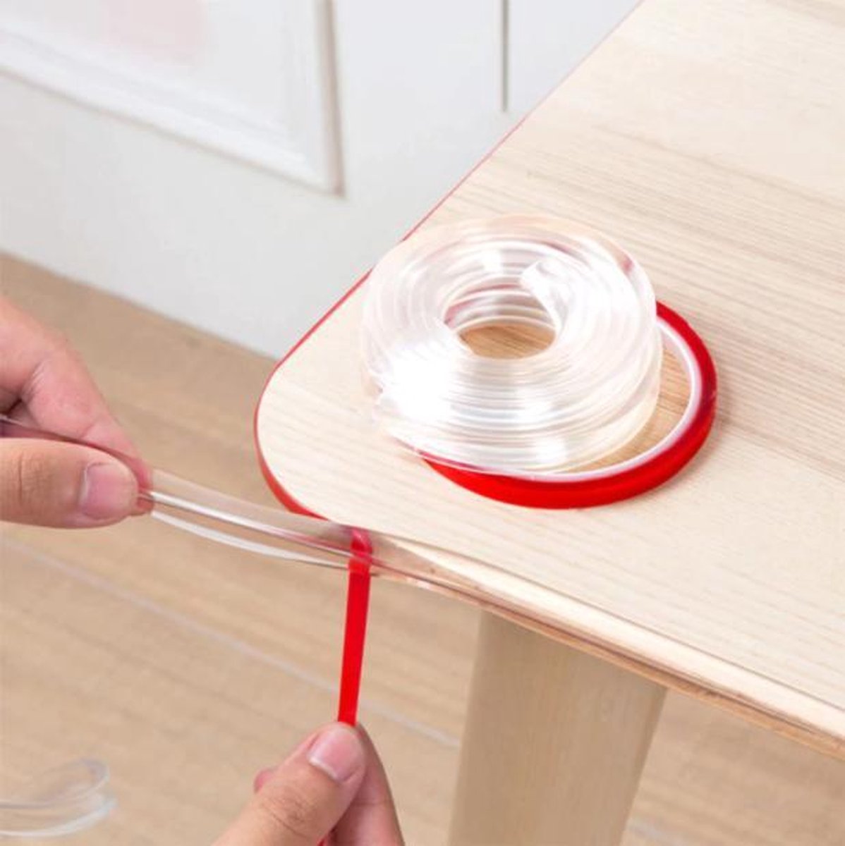 FSW-Products - Rol van 100cm met bevestigingstape - Siliconen Tafel Hoekbeschermers Set - Tafelhoek Beschermers - Beschermhoeken - Veiligheid Baby Peuter en Kind - Zelfklevende tafelhoek beschermers - Transparant – Kinderbescherming