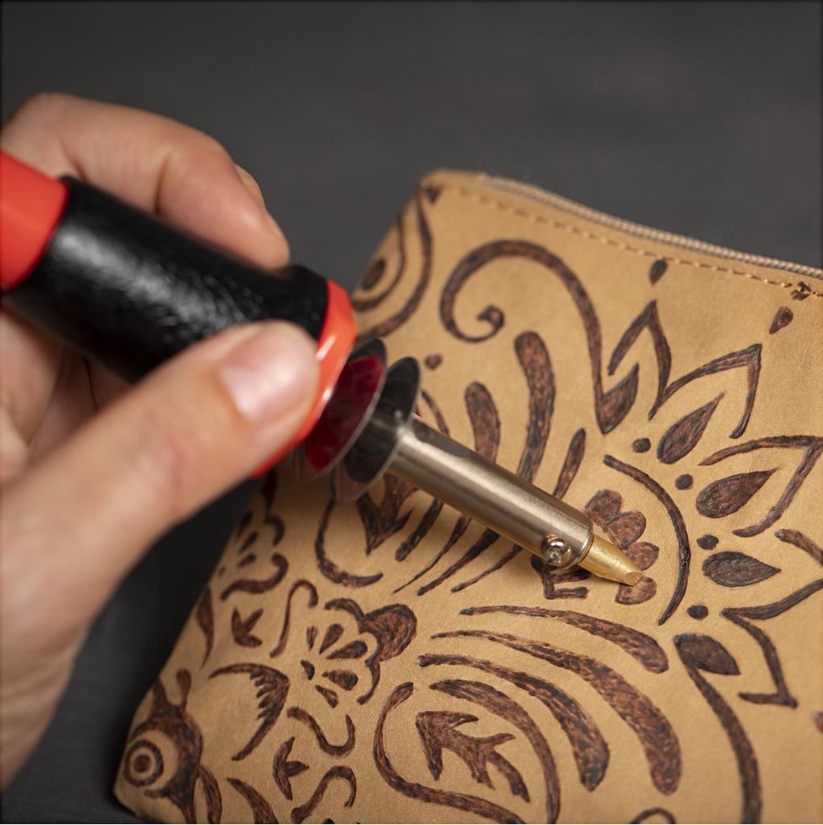 Faux Leather Clutch Bag. light brown. H: 18 cm. L: 21 cm. 350 g. 1 pc
