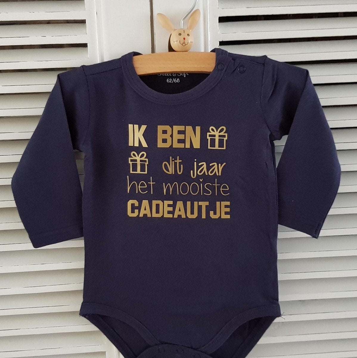 Baby Rompertje met tekst  cadeau eerste Moederdag liefste mama Vaderdag papa Ik ben dit jaar het mooiste cadeautje | Lange mouw | blauw | maat 50/56 jongen meisje unisex