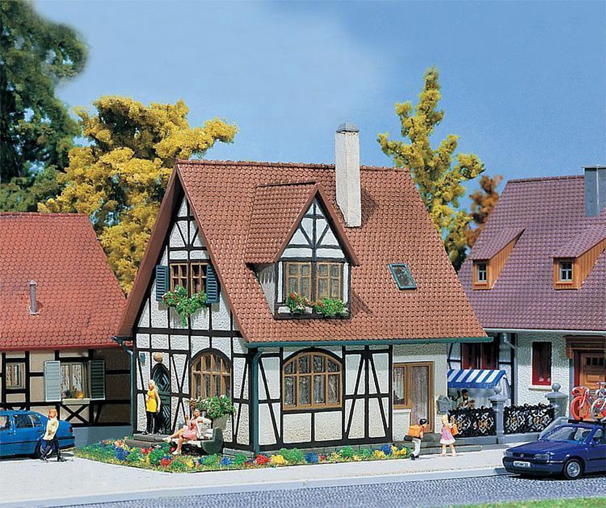 Faller Eengezinswoning Met Vakwerk Modelbouwdecoratie