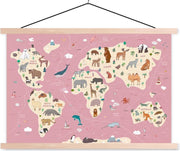 Roze wereldkaart met dieren 90x60 cm
