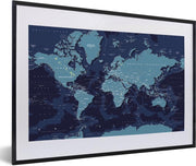 Blauwe abstracte wereldkaart met donkere schaduwen fotolijst zwart met witte passe-partout 60x40 cm