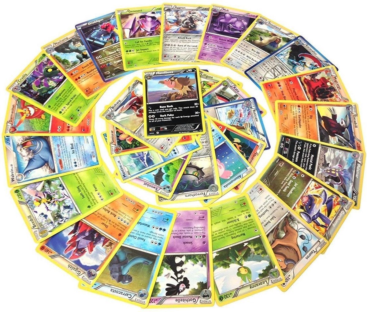 50 random Pokémon kaarten met een foil kaart