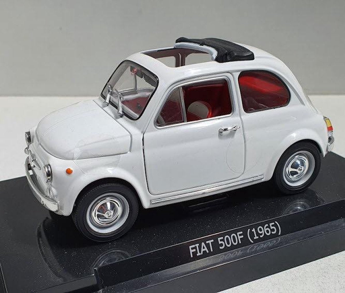 Fiat 500F 1965 Wit Open Roof 1:24 Fabbri Editori