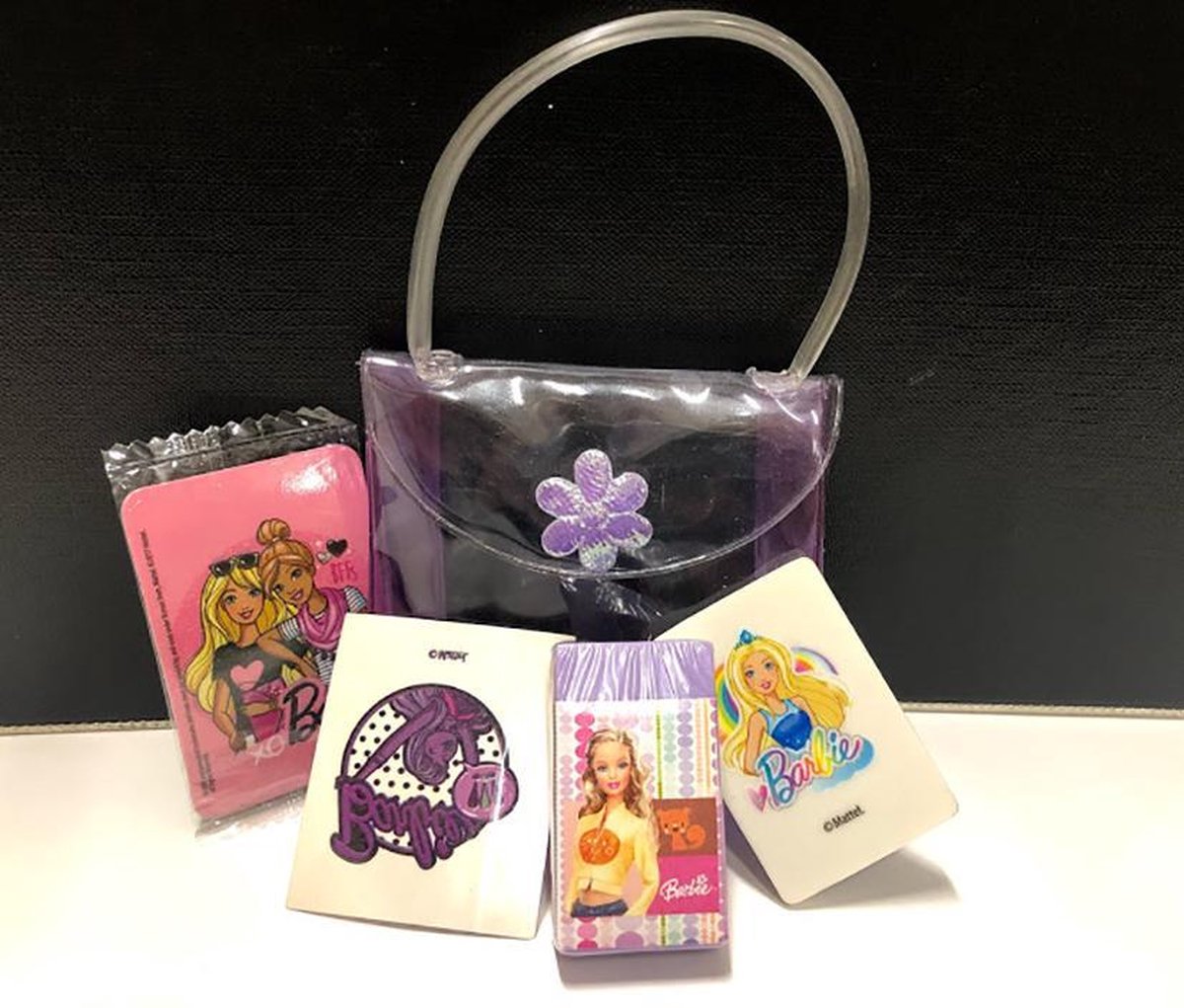 Tasje gevuld met Barbie items