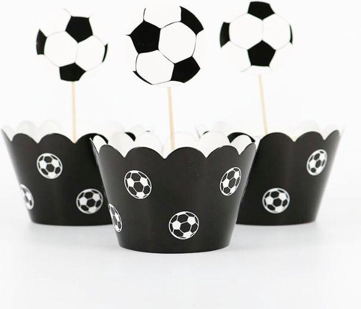 ProductGoods - 12 Stuks WK Voetbal Mini Cupcake Bakjes + 12 Cupcake WK Voetbal Versiering  - Kinderen - Kinderfeestje - Party - Taart Decoraties - Verjaardag Decoratie - Happy Birthday  - Voetbal - Omslagen - Omslag - mini cupcake vormpjes