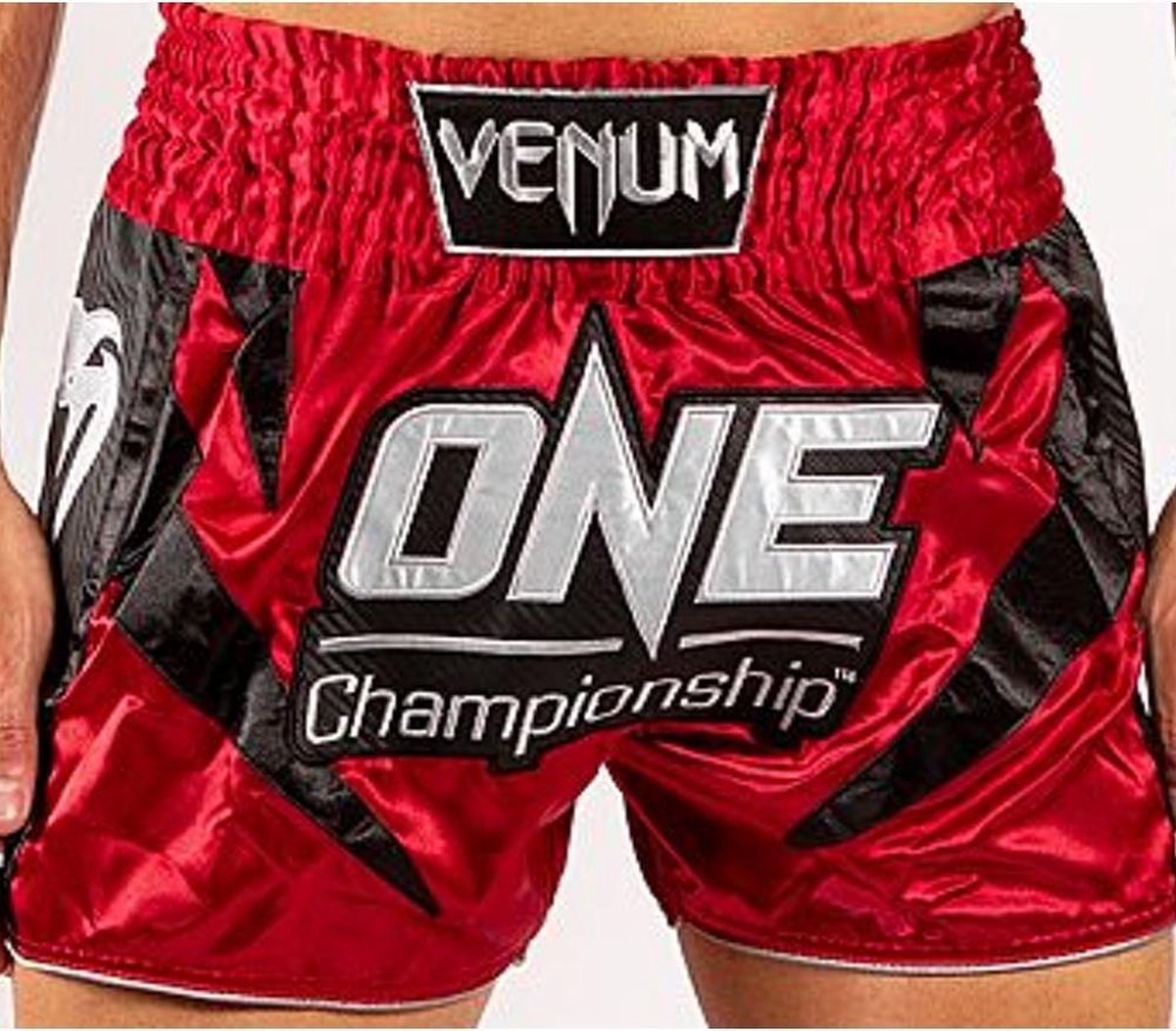 Venum x ONE FC Muay Thai Kickboks Broekje Rood Maat Venum Kickboks Muay Thai Shorts: M - Jeans maat 30
