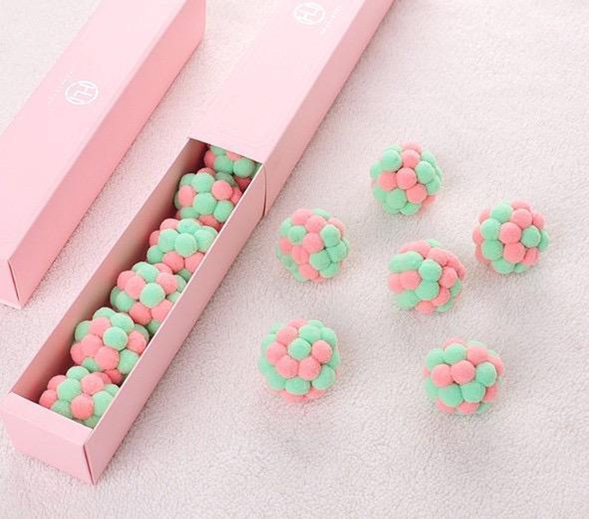 (6 STUKS) KATTENSPEELTJES BAL -  KATTENBALLETJES - ZACHTE SPEELBALLETJES VOOR DE KAT MET RAMMELAAR - KATTENSPEELGOED - KATTENSPEELTJES INTELLIGENTIE - KATTENSPEELTJE BALLETJE - KATTEN SPEELTJES - KATTEN SPEELGOED - BALLEN - CADEAU SET (6 STUKS)