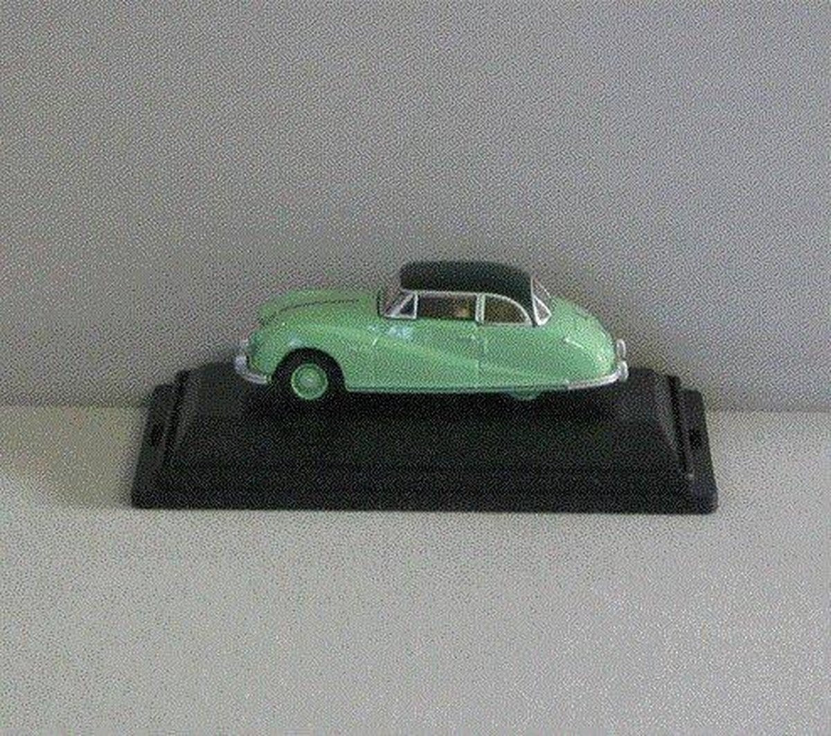 Austin Atlantic Saloon - 1:76 - Oxford