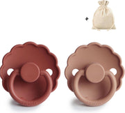 FRIGG | Fopspeen Duo | T2 | 6-18 maanden | Daisy | Silicone| Baked Clay + Rose Gold | Met YOURMUSTHAVES speenzakje