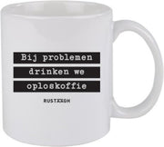 Bij problemen drinken we oploskoffie Rustaagh mok - kop - beker - koffie/thee - hoogglans wit- 295 ml - grappig - herkenbaar
