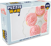Puzzel 500 stukjes Cupcakes - Vijf cupcakes op caketribune  - PuzzleWow heeft +100000 puzzels