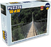 Puzzel 1000 stukjes volwassenen Hangbrug 1000 stukjes - De Zwitserse hangbrug genaamd Ponte Tibetano Carasc  - PuzzleWow heeft +100000 puzzels