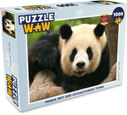 Puzzel 1000 stukjes volwassenen Panda's 1000 stukjes - Panda met een uitgestoken tong puzzel 1000 stukjes  - PuzzleWow heeft +100000 puzzels